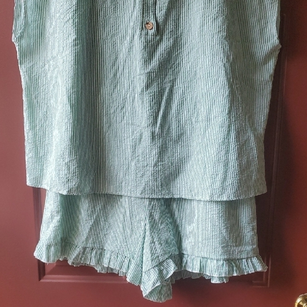 SHEIN Green and White Seersucker  Striped Short Set - Picture 3 of 12